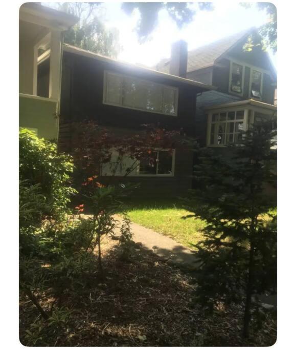 4 Bedroom Upper Level Kits Home Vancouver Exterior photo